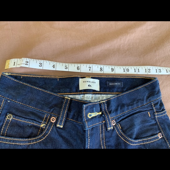 Quiksilver boys jeans size 24.  Xlnt cond - Picture 2 of 11